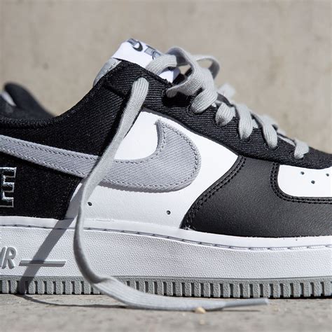 Nike Air Force 1 lv8